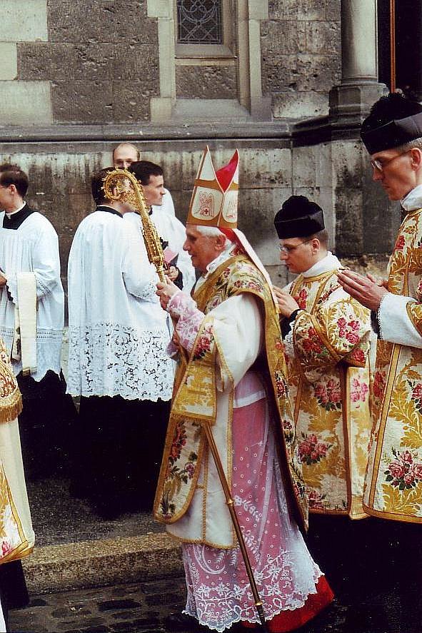 Pope Benedict Latin Mass 84